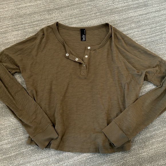 Bobi Ling Sleeve Thermal Henley - Picture 2 of 7